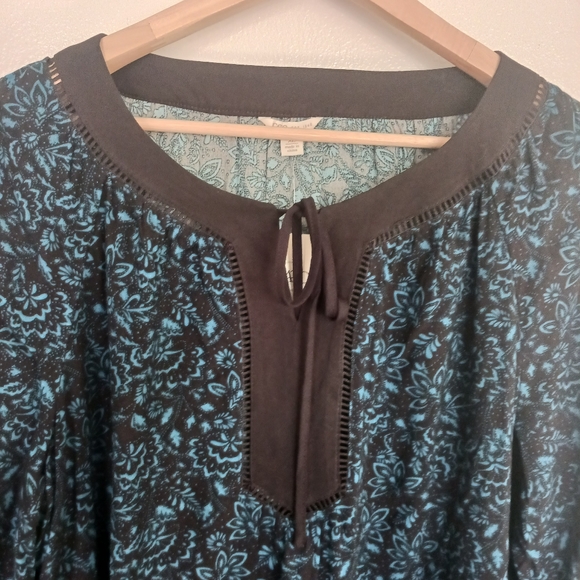 Cato • Women's Floral Lantern Sleeve String Tie Neck Tunic Top - Picture 3 of 14